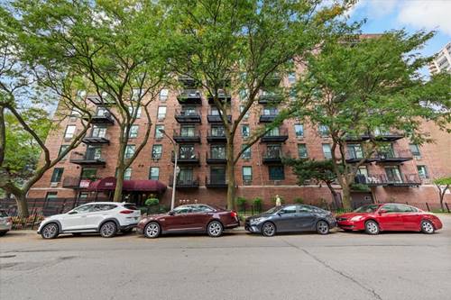 3900 N Pine Grove Unit 910, Chicago, IL 60613