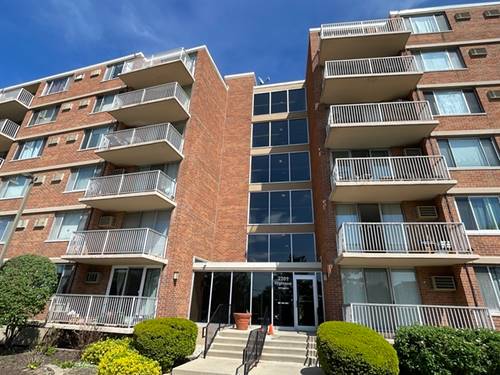 2201 S Highland Unit 3G, Lombard, IL 60148
