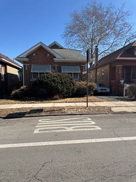 8121 S Jeffery, Chicago, IL 60617
