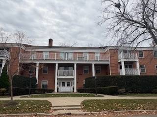 90 S 6th Unit 209, La Grange, IL 60525