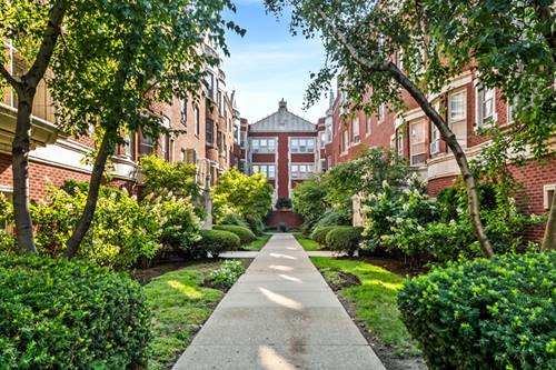 212 N Oak Park Unit 2EE, Oak Park, IL 60302