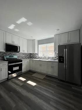 323 22nd Unit 1, Bellwood, IL 60104