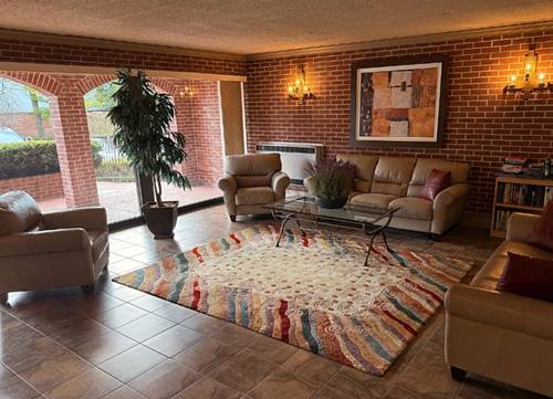 2066 St Johns Unit 304, Highland Park, IL 60035