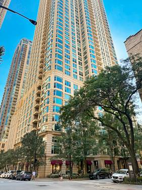 25 E Superior Unit 902, Chicago, IL 60611