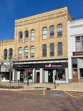 116 N Benton Unit 2D, Woodstock, IL 60098