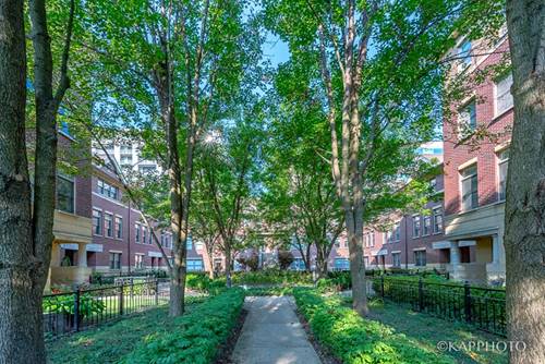 1942 S Prairie Unit 3, Chicago, IL 60616