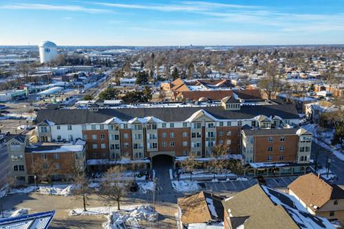 100 N Bokelman Unit 325, Roselle, IL 60172