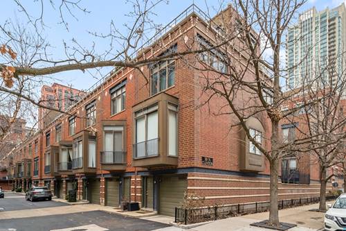 310 N Clinton Unit E, Chicago, IL 60661