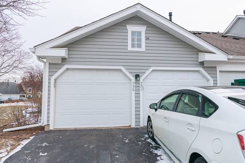 225 Thornapple Unit 225, Buffalo Grove, IL 60089