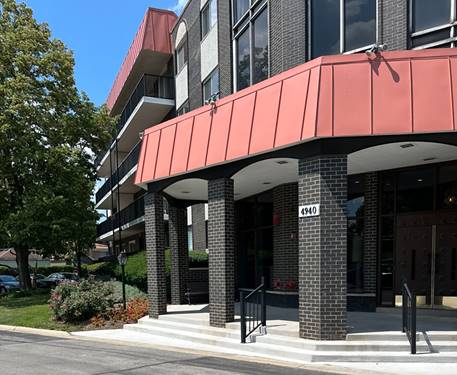 4940 Foster Unit 308, Skokie, IL 60077