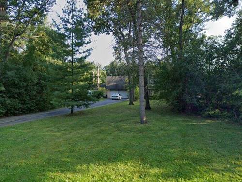 12 Robin Crest, Hawthorn Woods, IL 60047