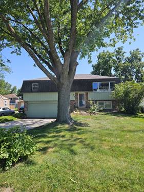 414 Cedar, Lake In The Hills, IL 60156