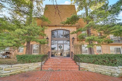1220 Park Unit 134, Highland Park, IL 60035