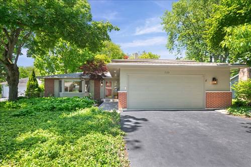 725 Kenwood, Libertyville, IL 60048
