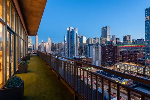 400 W Ontario Unit 1801, Chicago, IL 60654