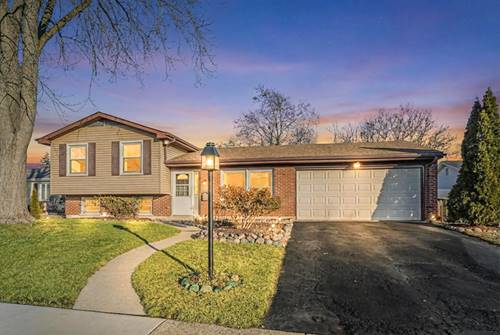 8069 S Brockton, Hanover Park, IL 60133