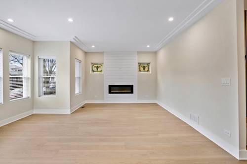 5700 W Grace, Chicago, IL 60634