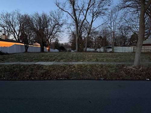 16 W Taylor, Lombard, IL 60148