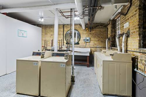 7373 N Damen Unit E1, Chicago, IL 60645