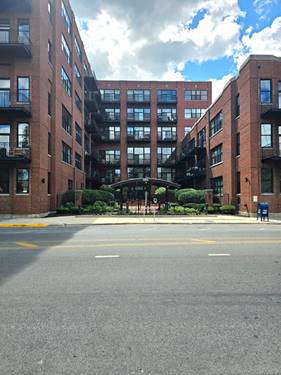 2323 W Pershing Unit 140, Chicago, IL 60609