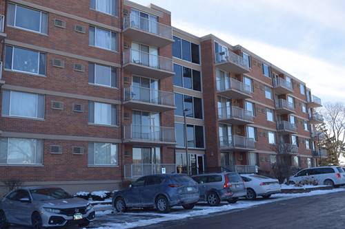 2200 S Stewart Unit 4C, Lombard, IL 60148