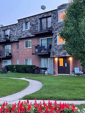 9370 Bay Colony Unit 3S, Des Plaines, IL 60016
