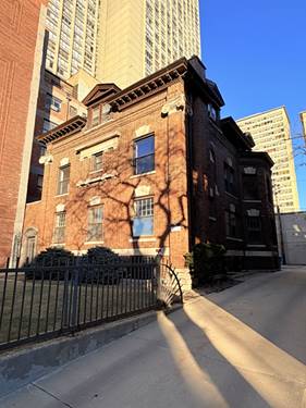 3939 N Pine Grove Unit 2F, Chicago, IL 60613