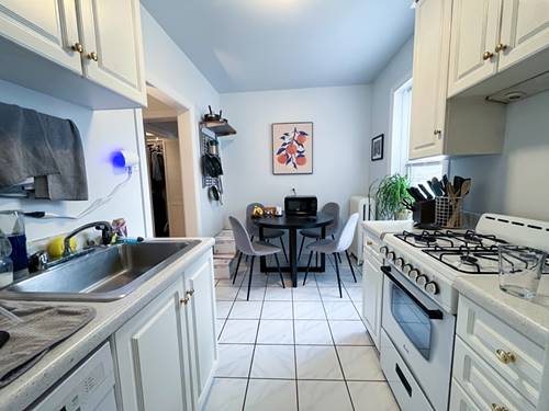 654 W Oakdale Unit 1N, Chicago, IL 60657