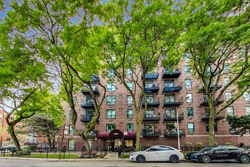 3900 N Pine Grove Unit 301, Chicago, IL 60613
