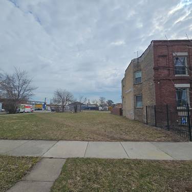231 N La Crosse, Chicago, IL 60644
