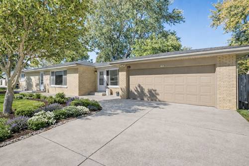 19 Brookside, Bristol, IL 60512
