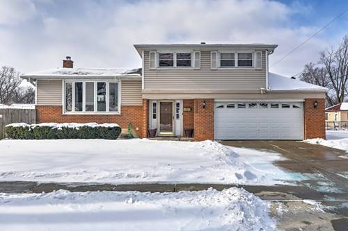 1426 Danbury, Des Plaines, IL 60018