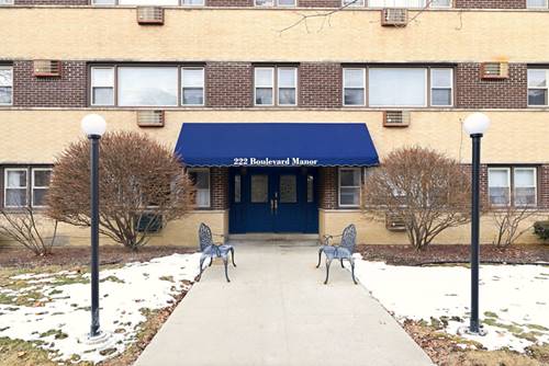 222 Washington Unit 105, Oak Park, IL 60302