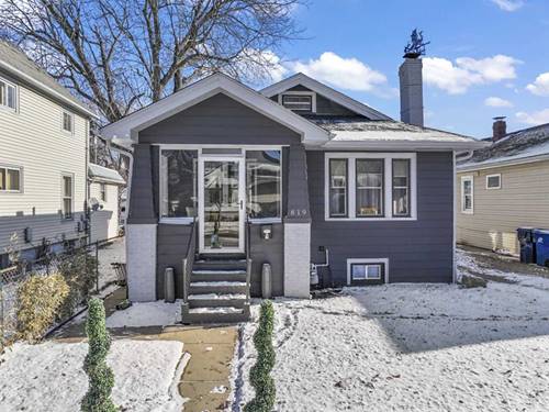 819 N Ash, Waukegan, IL 60085