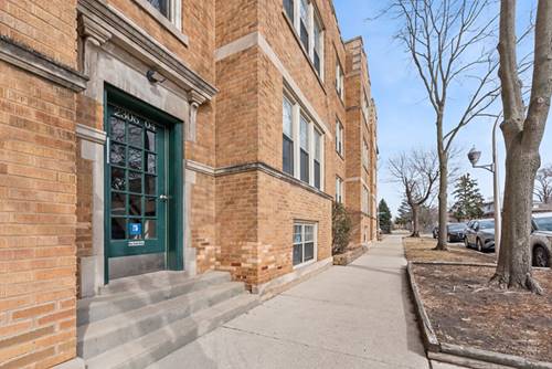 2306 W Jarvis Unit 3, Chicago, IL 60645