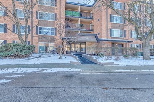 1107 S Old Wilke Unit 103, Arlington Heights, IL 60005