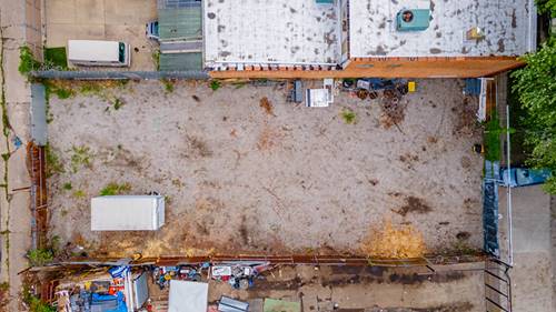 4718 W Le Moyne, Chicago, IL 60651