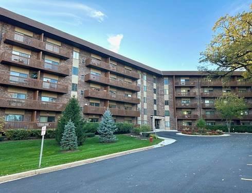120 Lakeview Unit 109, Bloomingdale, IL 60108