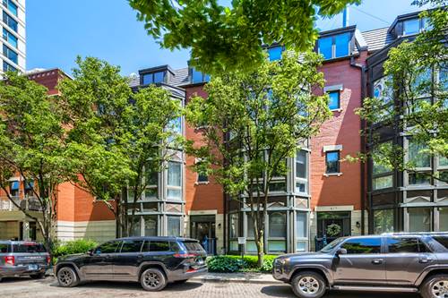 481 N Clinton, Chicago, IL 60654