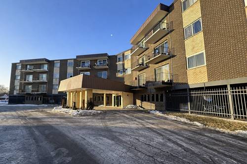 9820 S Pulaski Unit 122, Oak Lawn, IL 60453