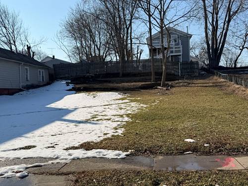 312 Oak, Waukegan, IL 60085