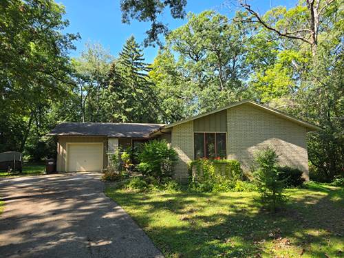 905 Hickory, Woodstock, IL 60098