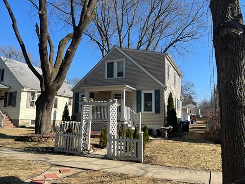 838 Glidden, Dekalb, IL 60115