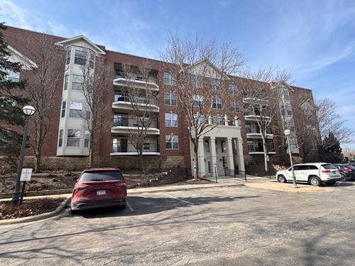 3135 Town Square Unit 104, Rolling Meadows, IL 60008