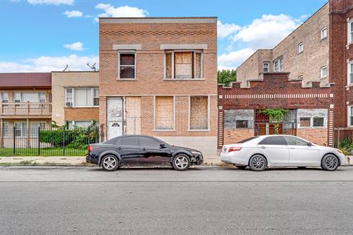 3024 E Cheltenham, Chicago, IL 60649