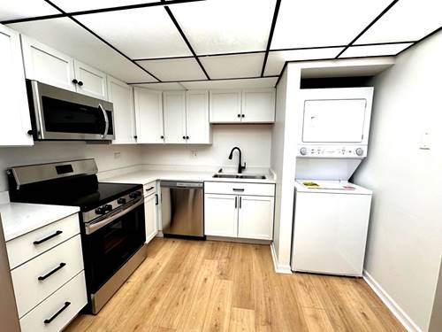 124 Klein Creek Unit D, Carol Stream, IL 60188