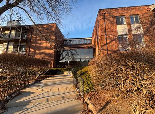 3070 Pheasant Creek Unit 207, Northbrook, IL 60062