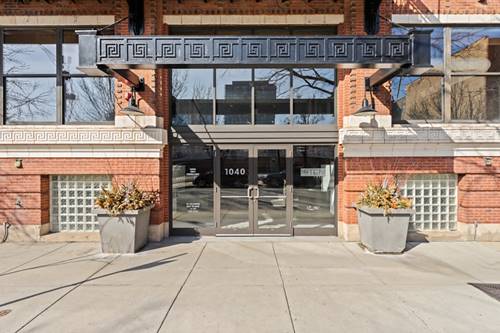 1040 W Adams Unit 122, Chicago, IL 60607