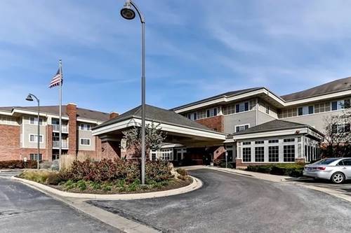 801 N Mclean Unit 330, Elgin, IL 60123