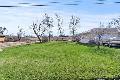 818 Sheridan, Wauconda, IL 60084